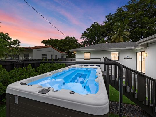Exterior, Hot Tub