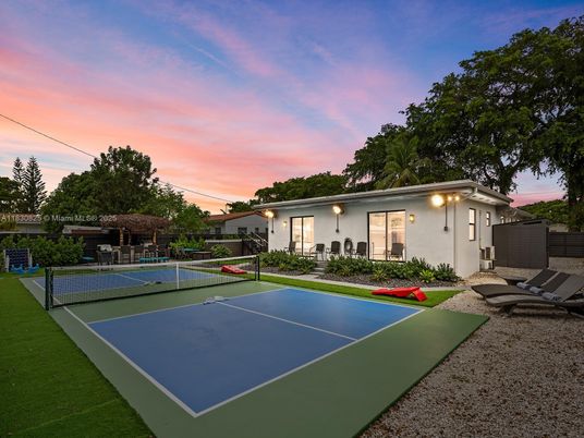 Exterior, Tennis Courts