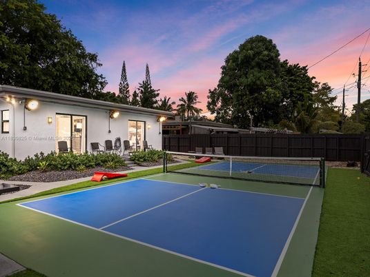 Exterior, Tennis Courts