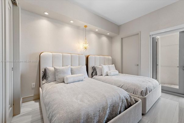 Bedroom, Interior, Pendant Lights, Recessed Lighting
