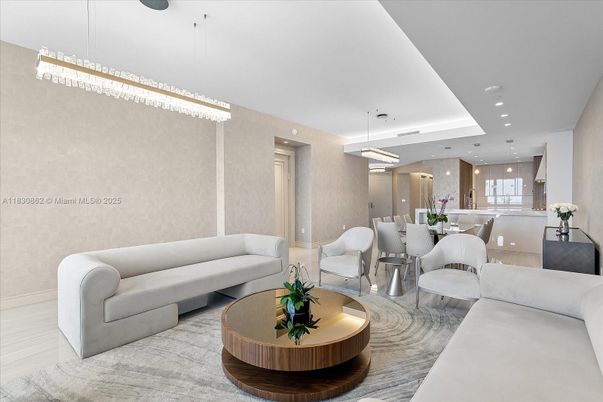 Dining room, Interior, Living room, Pendant Lights, Recessed Lighting, Wood Texture Flooring