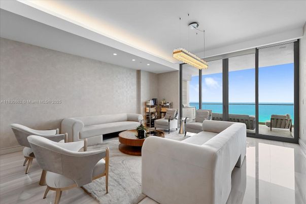 Interior, Living room, Pendant Lights, Recessed Lighting, Water