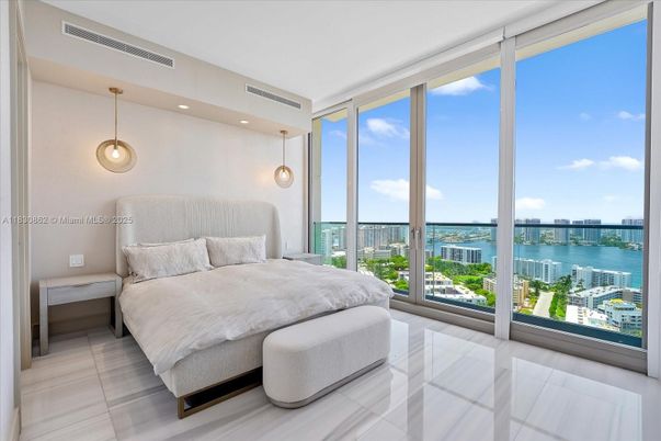 Bedroom, Interior, Pendant Lights, Recessed Lighting, Water