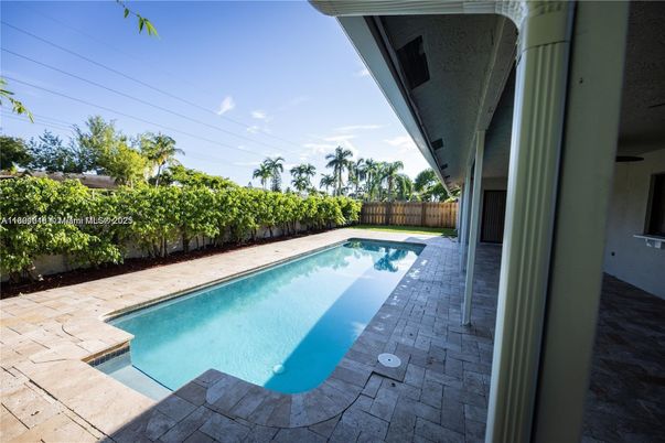 Exterior, Pool