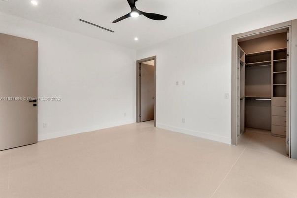 Empty room, Interior, Recessed Lighting, Walk-in Closets