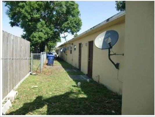 Backyard, Exterior