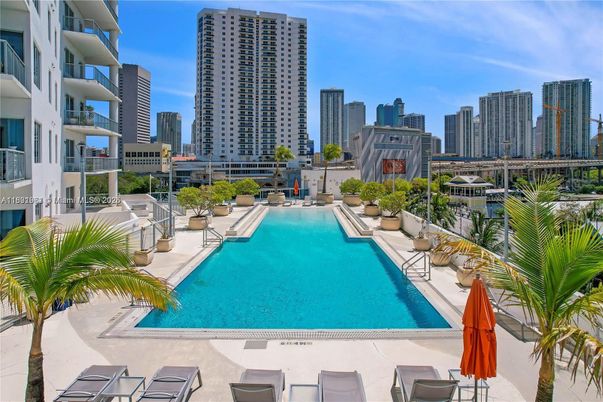 Exterior, Pool, Skyline