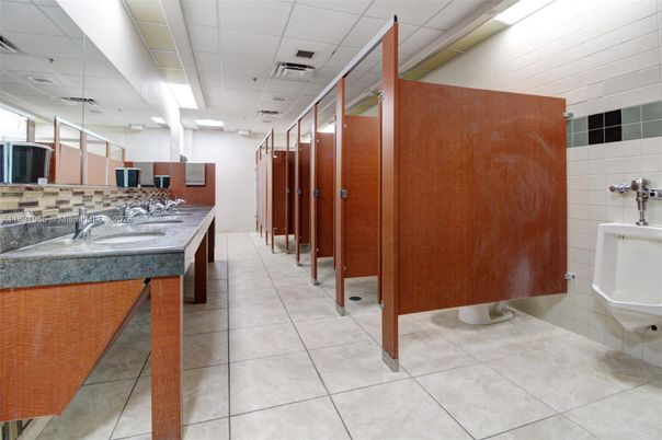 Bathroom, Interior, Recessed Lighting