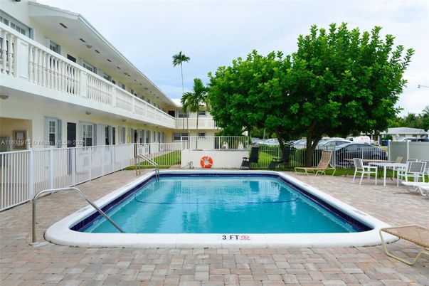 Exterior, Pool