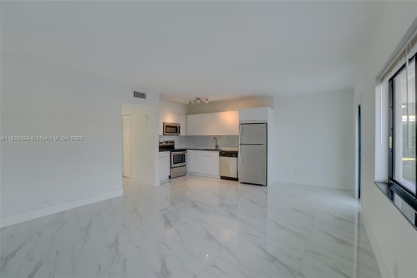 Interior, Kitchen, Marble, Stainless Steel Appliances