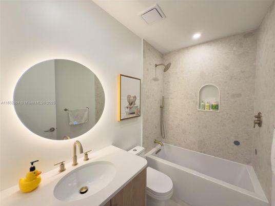 Bathroom, Interior, Recessed Lighting