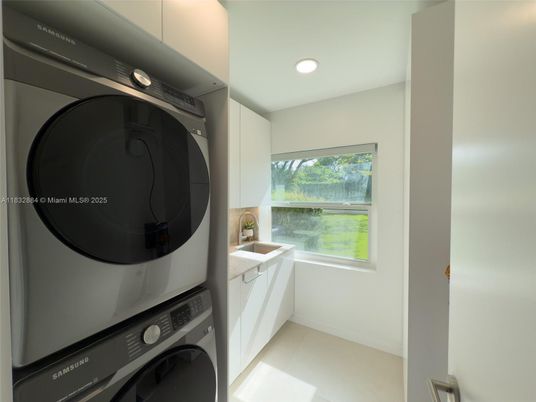 Interior, Recessed Lighting, Utility Closets, Washer