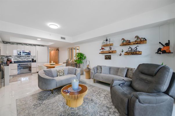 Dining room, Interior, Kitchen, Living room, Recessed Lighting