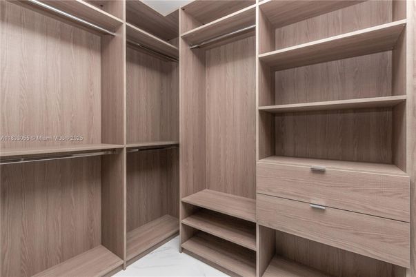 Interior, Walk-in Closets