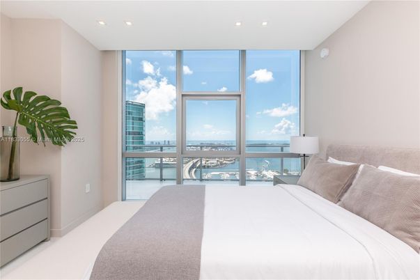 Bedroom, Interior, Recessed Lighting, Water