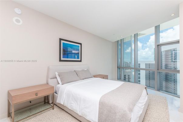 Bedroom, Interior, Recessed Lighting, Water