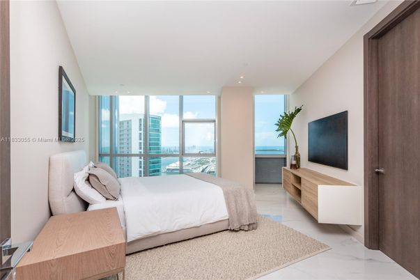 Bedroom, Interior, Marble, Recessed Lighting, Water