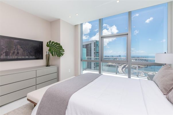 Bedroom, Interior, Recessed Lighting, Water