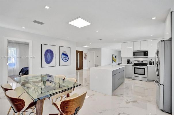 Dining room, Interior, Kitchen, Marble, Recessed Lighting, Stainless Steel Appliances