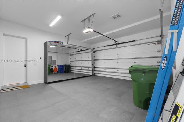 Garage, Interior