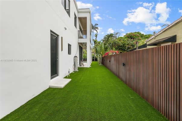 Backyard, Exterior