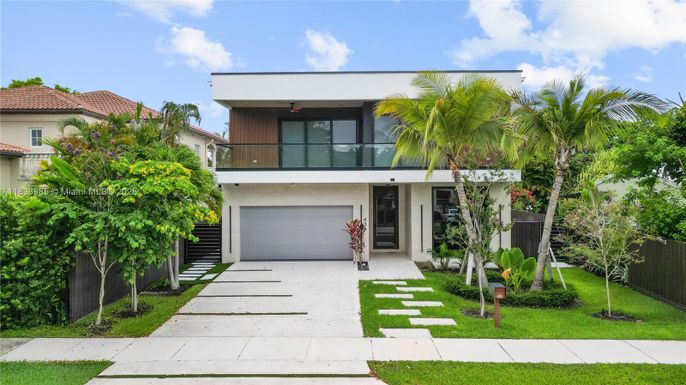 Attached, Exterior, Facade, Modern