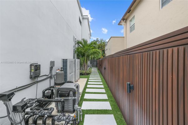 Backyard, Exterior