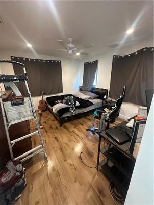 Fitness Equipment, Interior, Recessed Lighting, Wood Texture Flooring