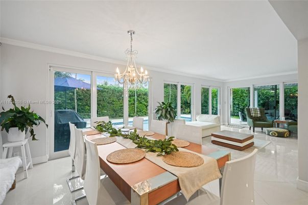 Chandelier, Dining room, Interior, Living room