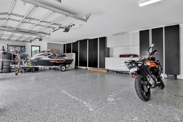 Garage, Interior