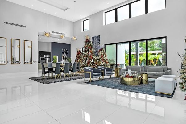 Chandelier, Dining room, Interior, Living room, Recessed Lighting
