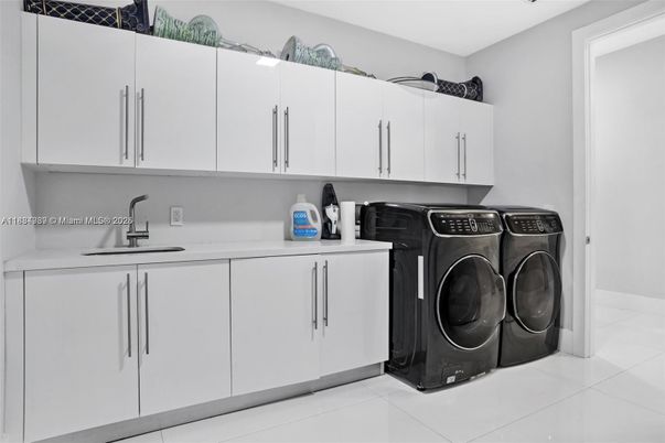 Interior, Washer