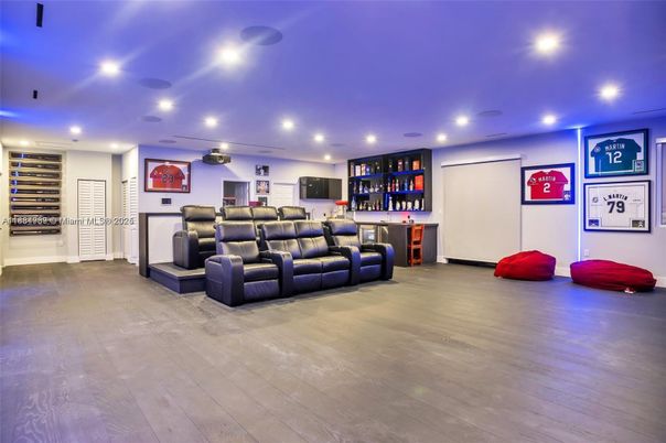 Interior, Recessed Lighting, Wood Texture Flooring