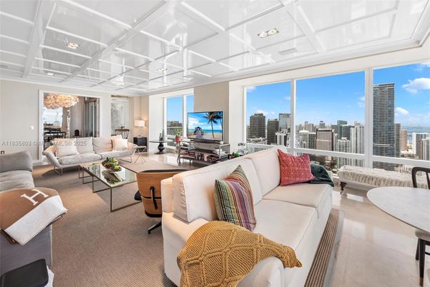 Interior, Living room, Water