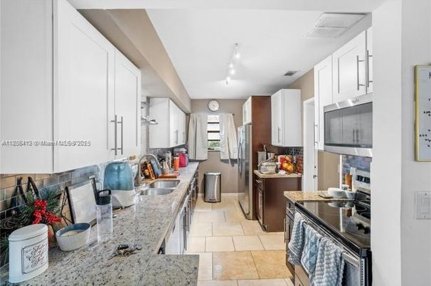 Interior, Kitchen, Stainless Steel Appliances