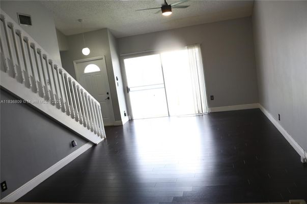 Interior, Pendant Lights, Wood Texture Flooring