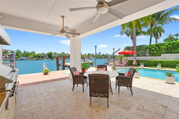 Exterior, Pool, Water