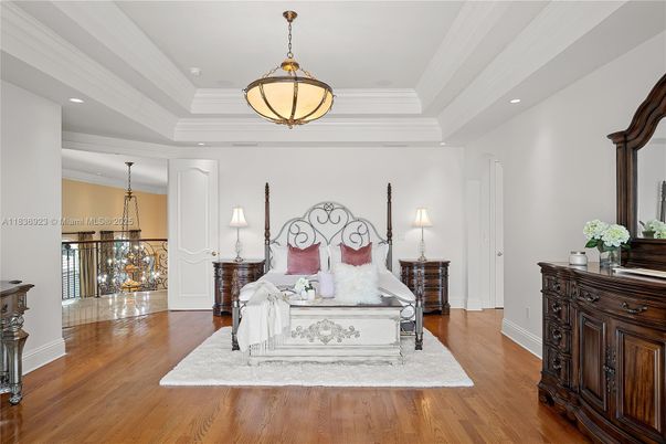 Bedroom, Interior, Pendant Lights, Recessed Lighting, Wood Texture Flooring