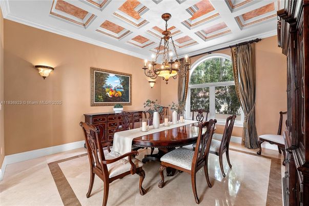 Chandelier, Dining room, Interior