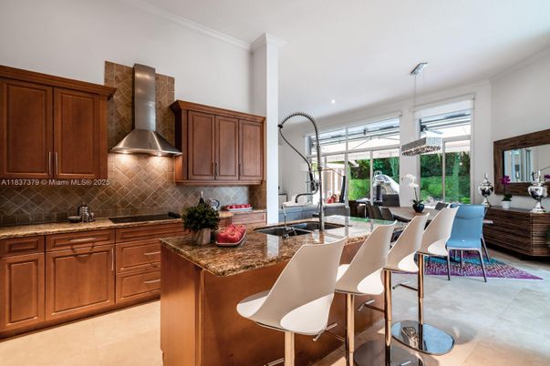 Dining room, Interior, Kitchen, Pendant Lights, Recessed Lighting, Stainless Steel Appliances