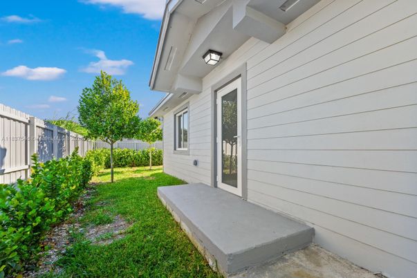 Backyard, Exterior