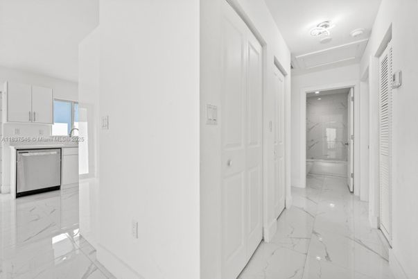 Bathroom, Interior, Marble, Marble Walls, Recessed Lighting