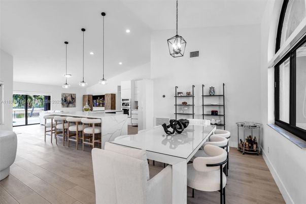 Dining room, Interior, Kitchen, Pendant Lights, Recessed Lighting, Wood Texture Flooring