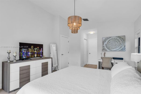 Bedroom, Chandelier, Interior, Pendant Lights