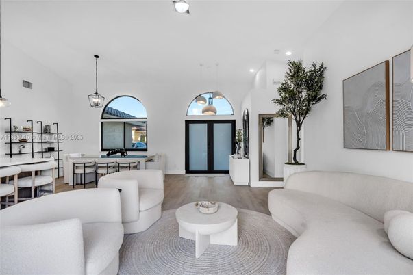Dining room, Interior, Living room, Pendant Lights, Recessed Lighting, Wood Texture Flooring