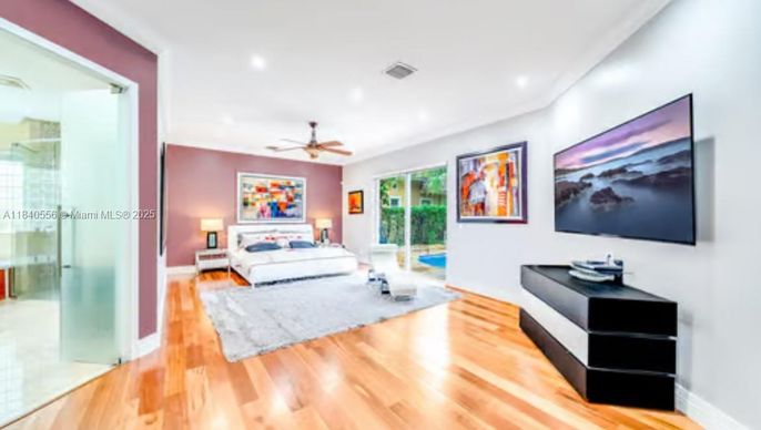 Bedroom, Interior, Living room, Recessed Lighting, Wood Texture Flooring