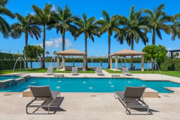 Exterior, Pool, Water