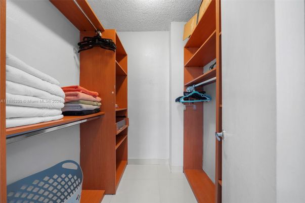 Interior, Walk-in Closets