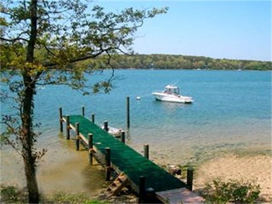 Exterior, Lake