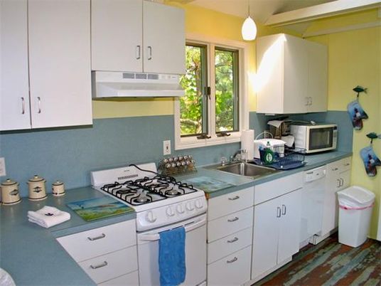 Interior, Kitchen, Ceramic Tile, Pendant Lights